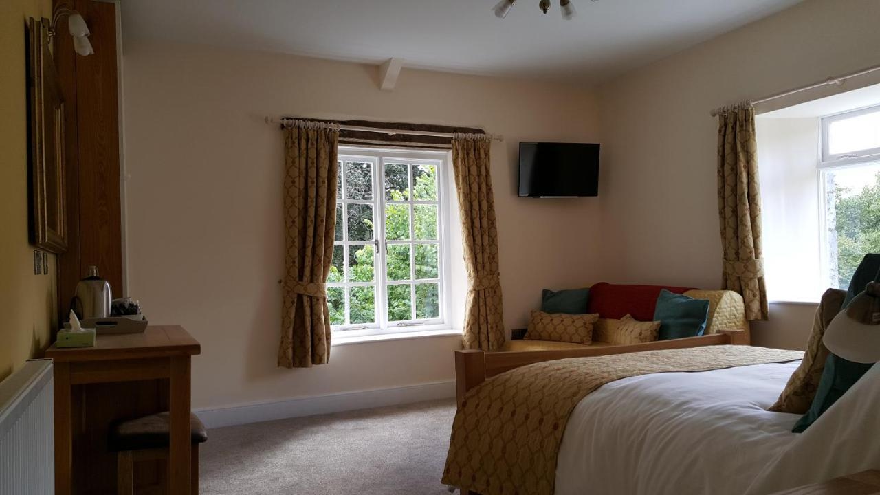 Pontyclerc Farm House Bed And Breakfast Ammanford Extérieur photo
