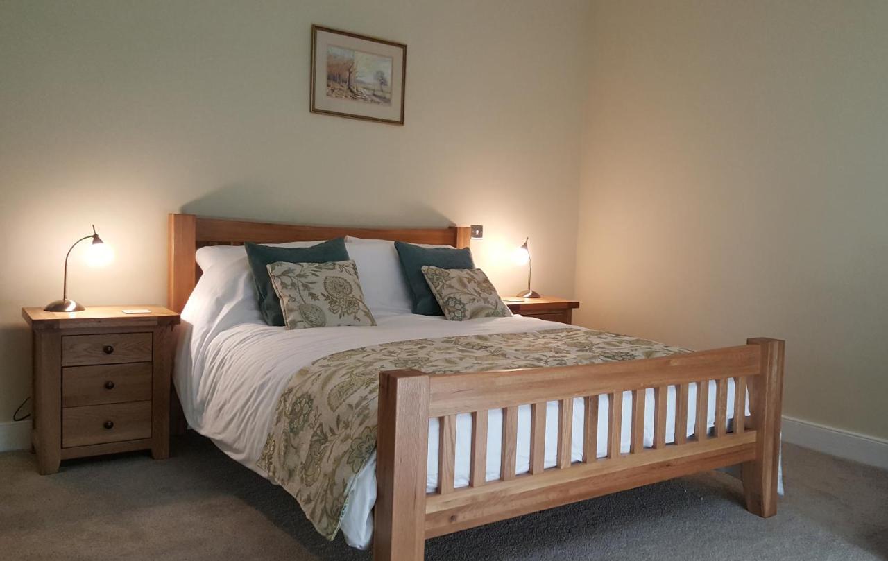 Pontyclerc Farm House Bed And Breakfast Ammanford Extérieur photo