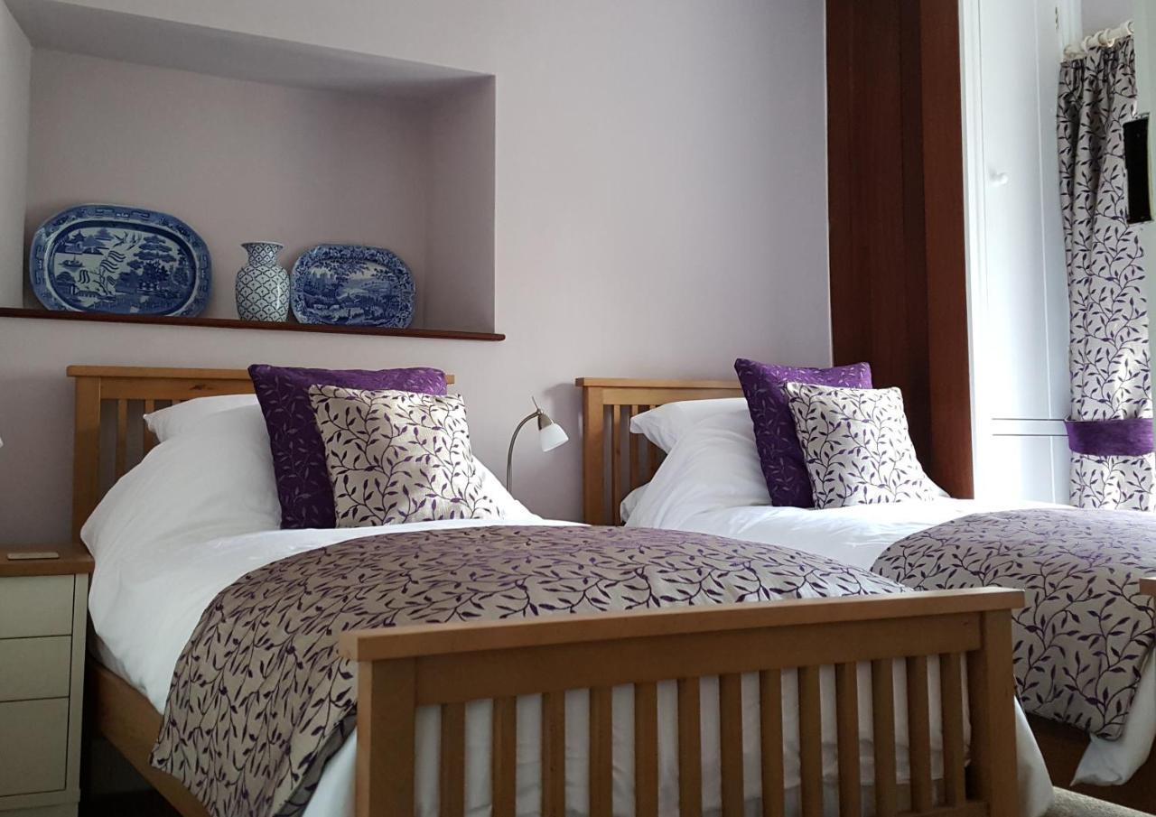 Pontyclerc Farm House Bed And Breakfast Ammanford Extérieur photo
