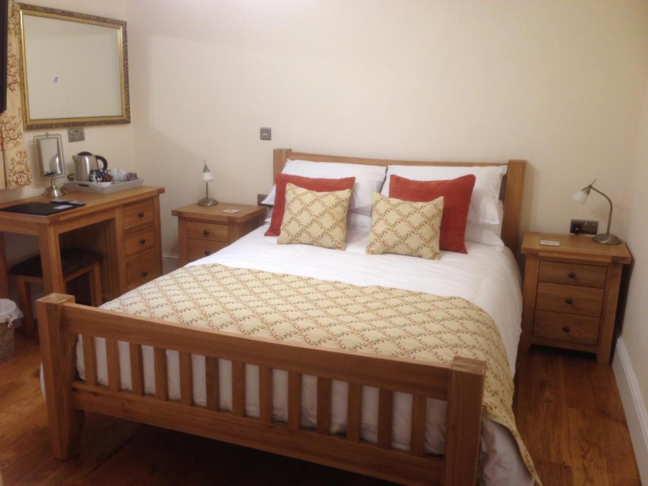 Pontyclerc Farm House Bed And Breakfast Ammanford Extérieur photo