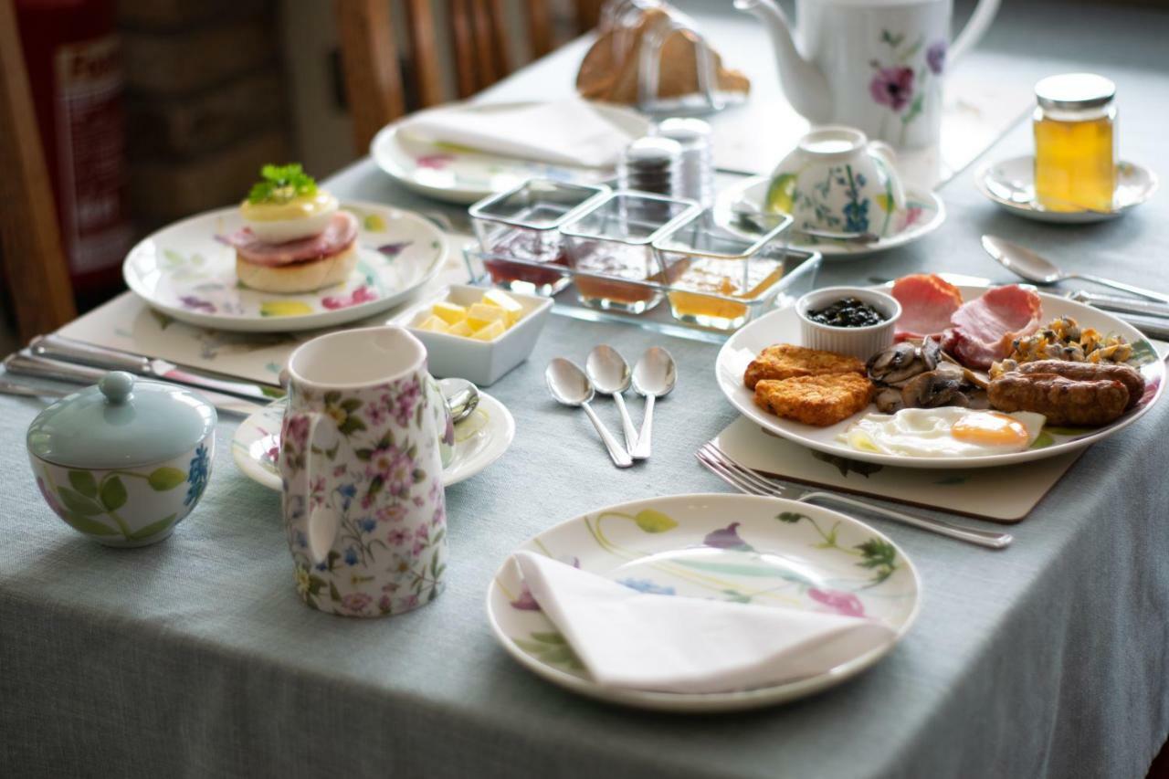 Pontyclerc Farm House Bed And Breakfast Ammanford Extérieur photo