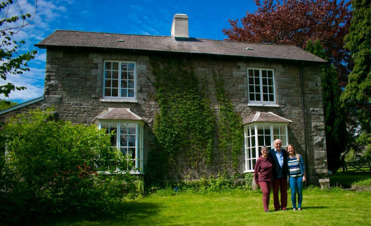 Pontyclerc Farm House Bed And Breakfast Ammanford Extérieur photo