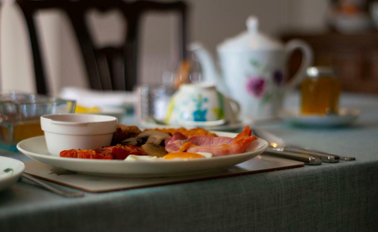 Pontyclerc Farm House Bed And Breakfast Ammanford Extérieur photo